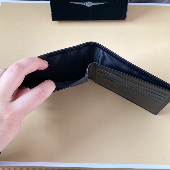 Chrysler Wallet - Picture 3 of 4